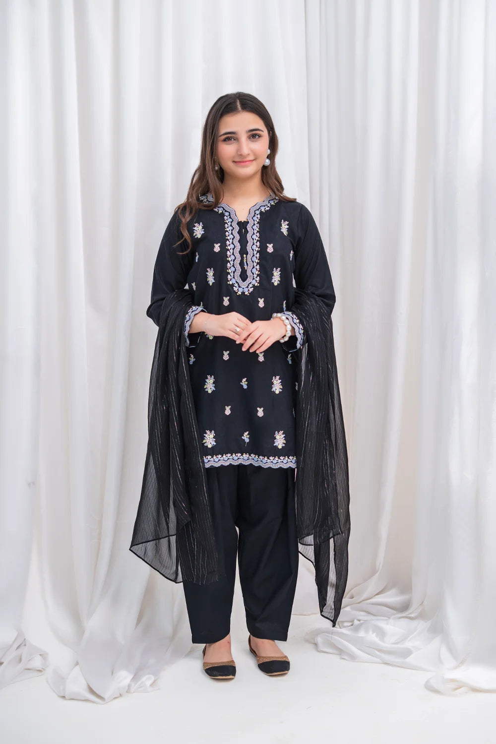 Women's Black Embroidered Lawn Kurta Set 3 Piece T-SFC-S26-012