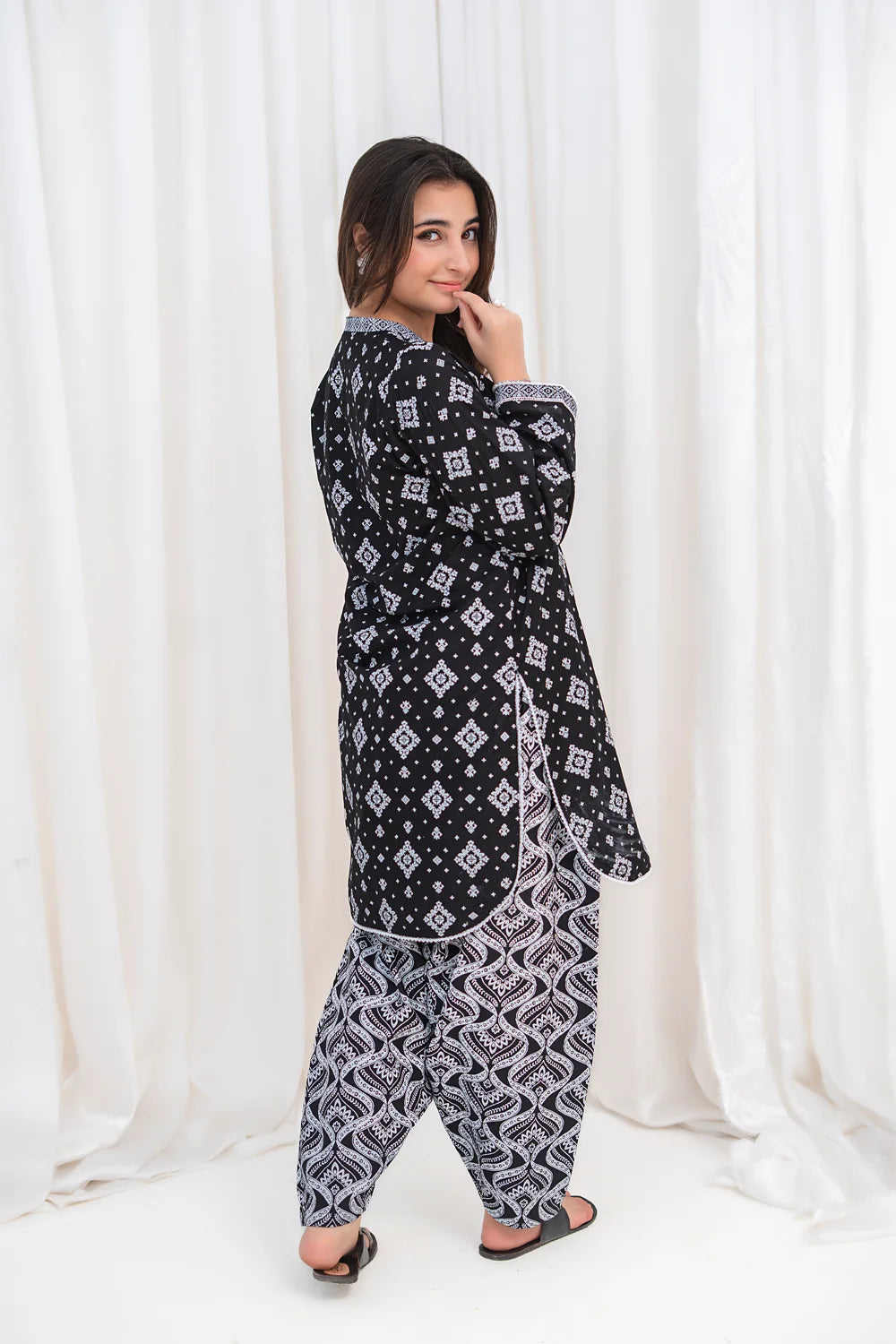 Women's Black Geometric Lawn Co-Ord Set 2 Piece T-MC-TP-005