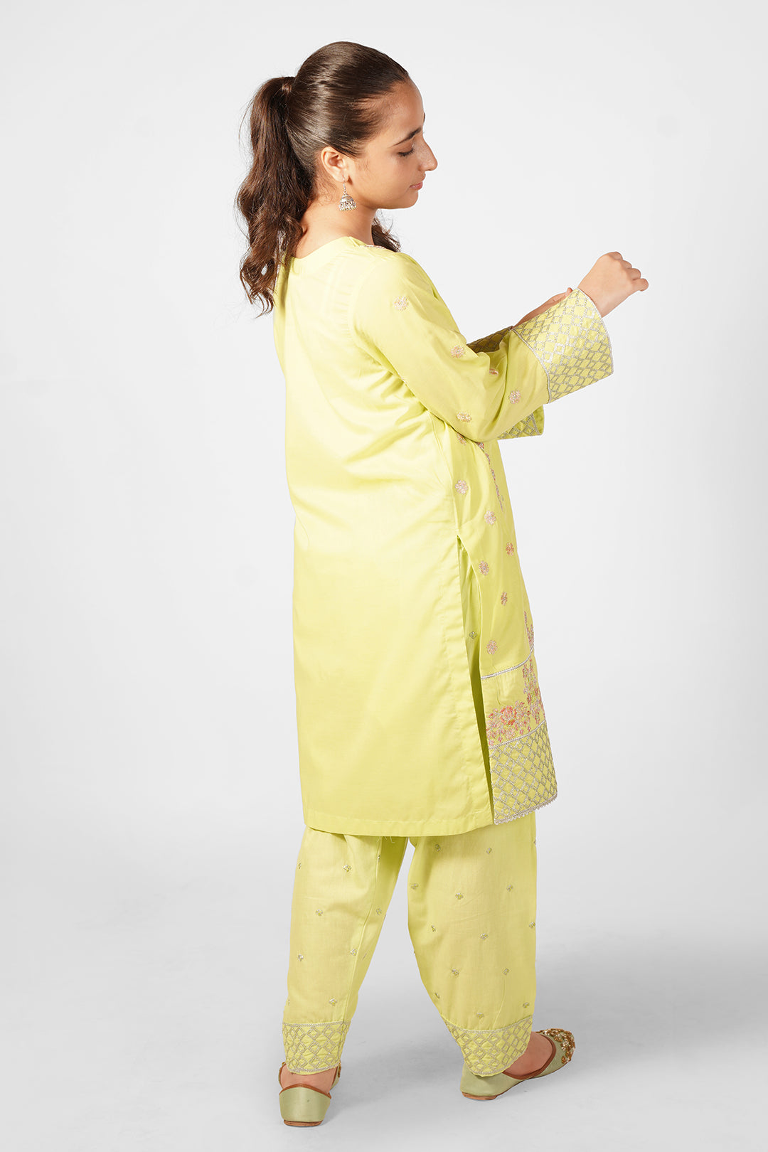 2 Piece Embroidered Suit with Floral Thread Work Festive wear SFC-195